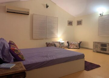 Bedroom in 5 BHK Independent House at Sainik Farm – for Sale