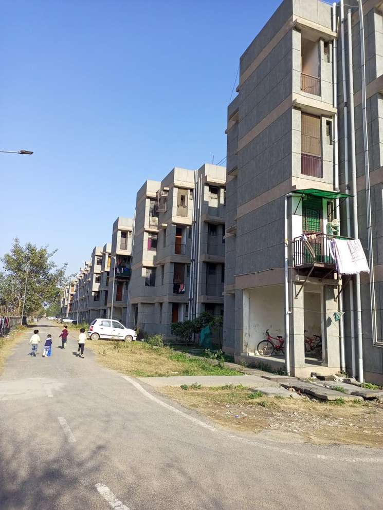 1 Bedroom 30 Sq.Mt. Apartment in Noida Greater Noida Link Road Greater Noida