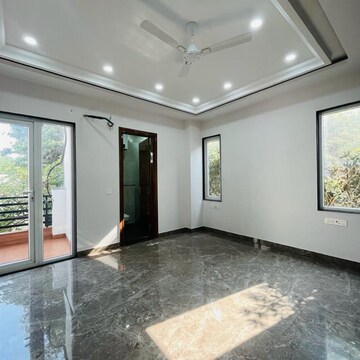 Bedroom in 4 BHK Builder Floor at Sector 63a – for Sale