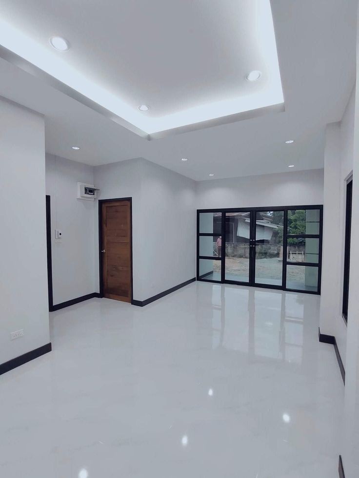 Rental Commercial Showroom 2000 Sq.Ft. in Kohat Enclave Delhi 6452052