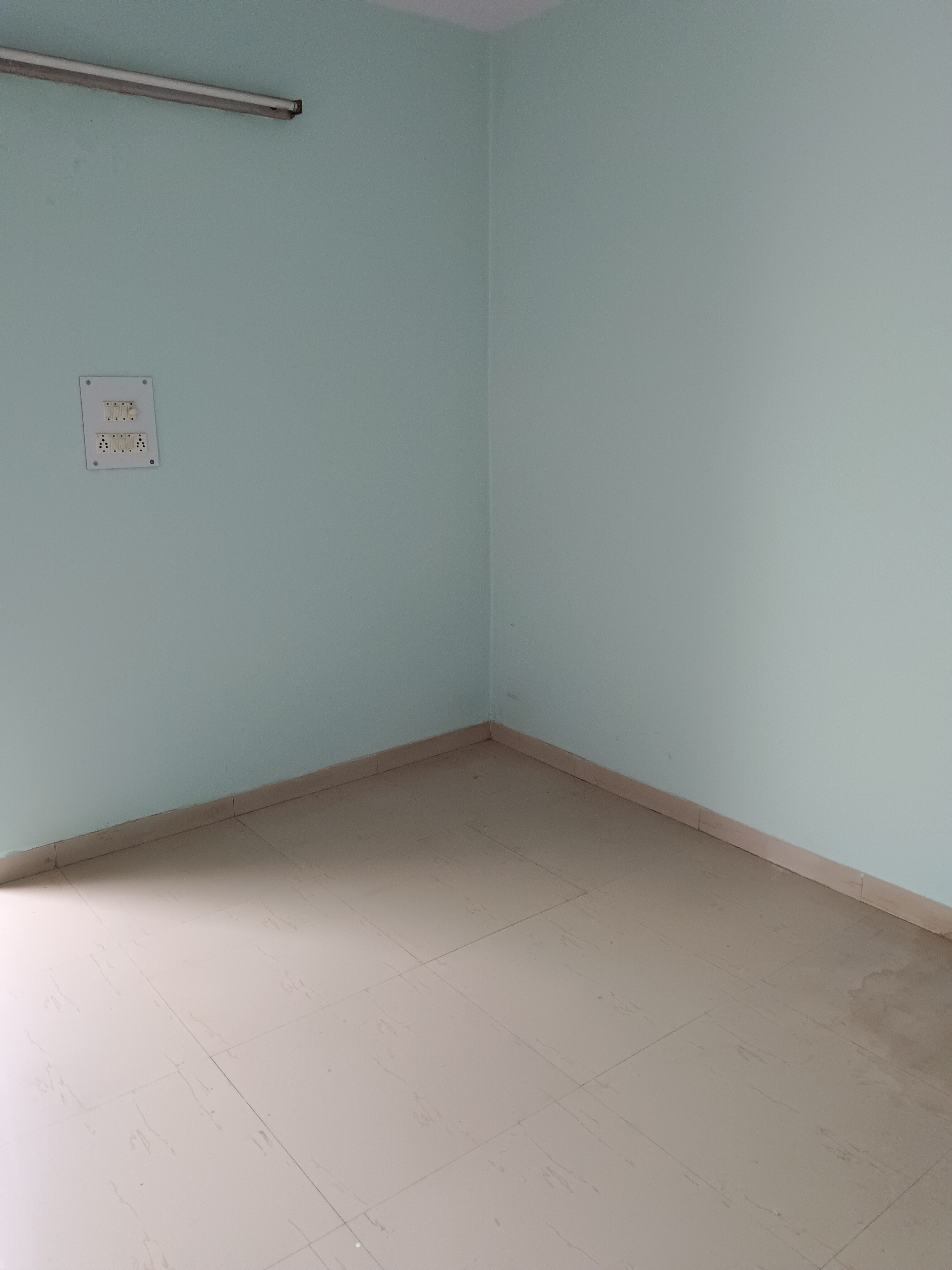 Rental 2 Bedroom 750 Sq.Ft. Apartment in RWA Block A Dilshad Garden