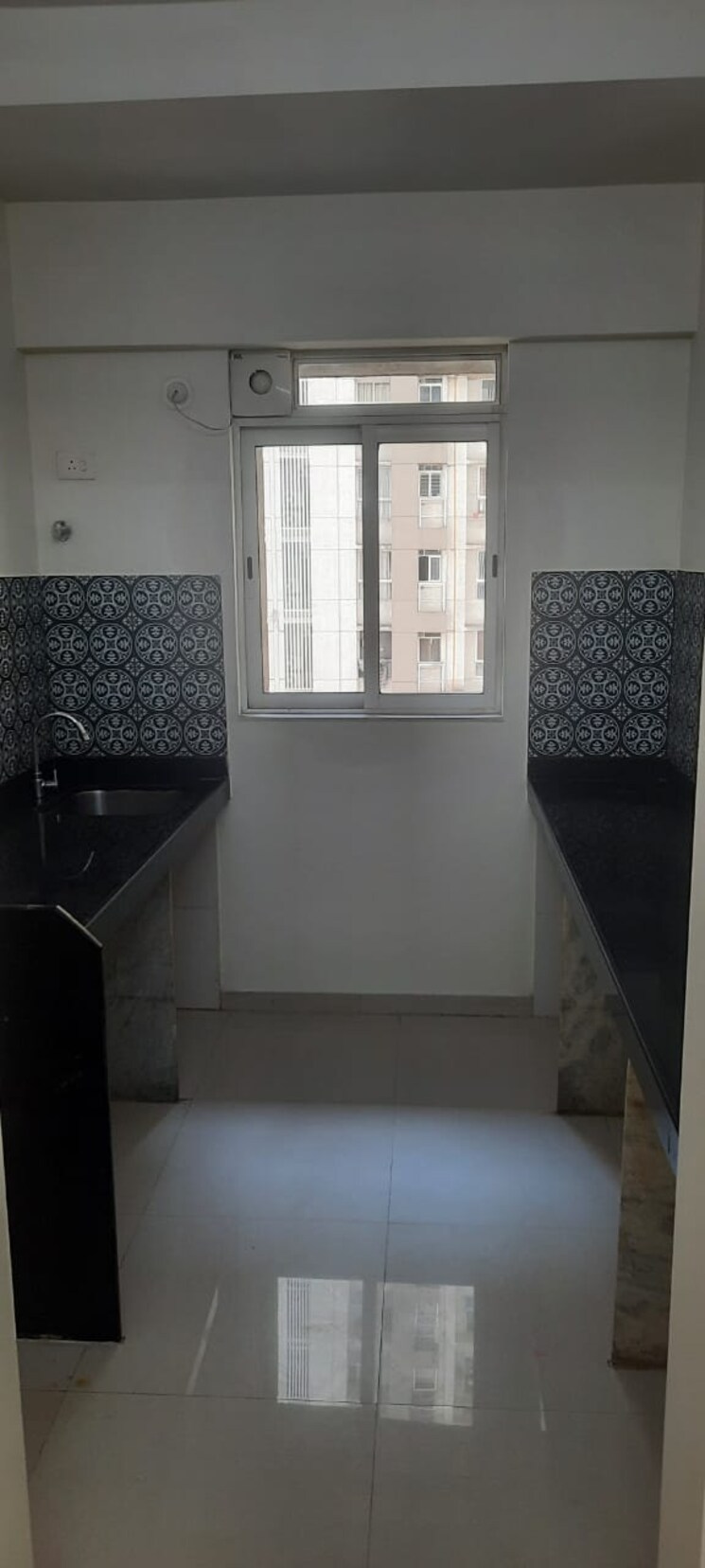 Bathroom, lodha-amara-tower-6-and-22 1 Bedroom 450 Sq.Ft. Apartment In Kolshet Road Thane 6455222