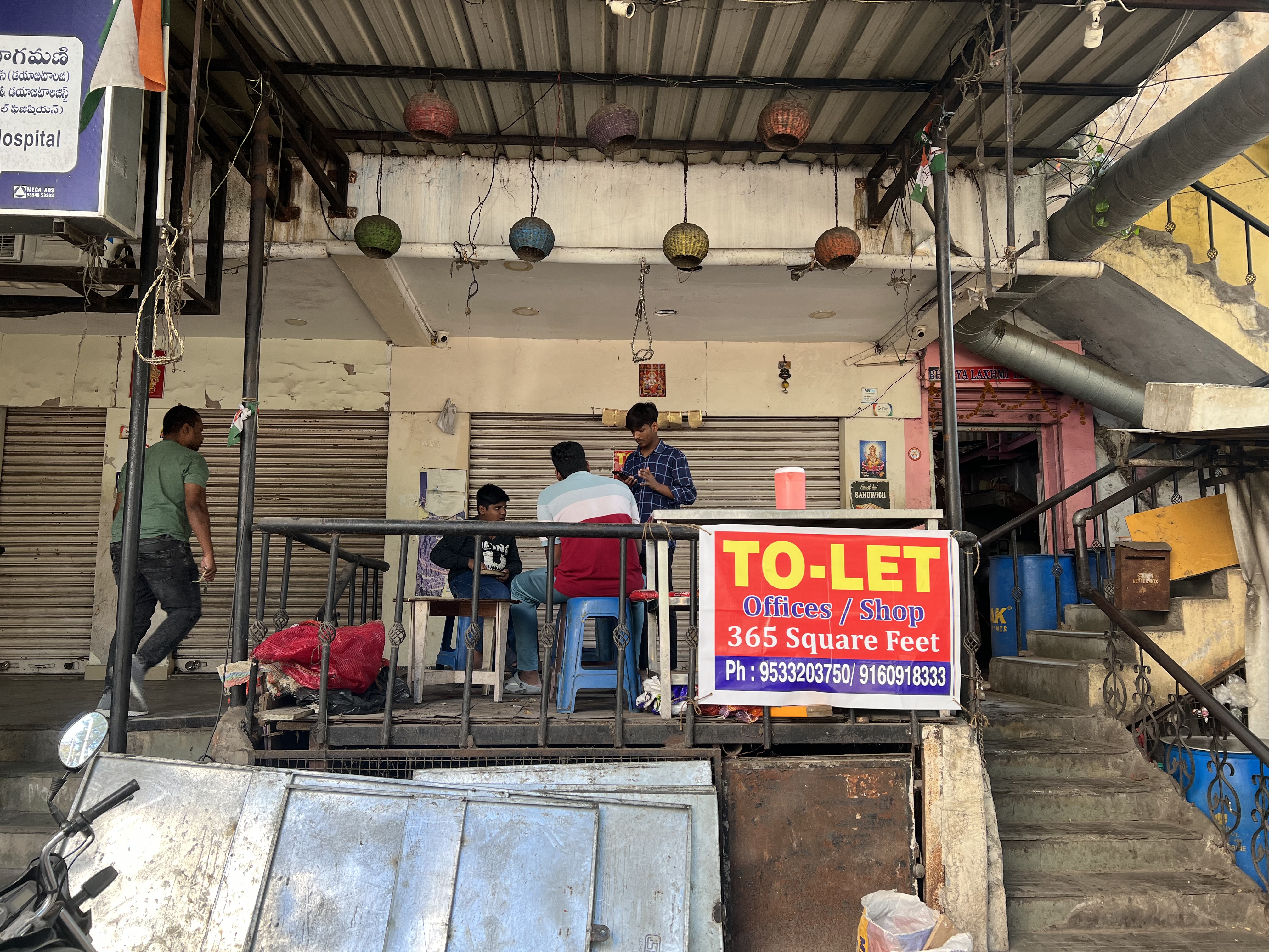 Rental Commercial Shop 400 Sq.Ft. in Reliance Apartments, Banjara Hills