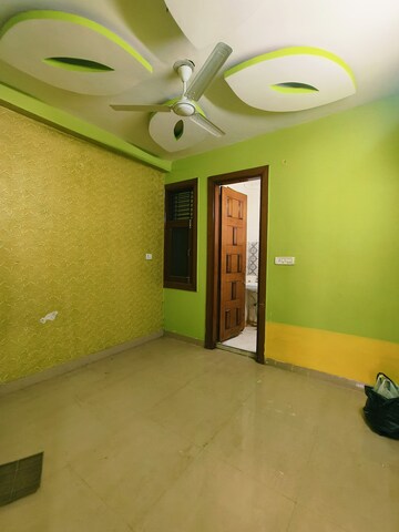 Room in 2 BHK Apartment at Dwarka Mor – for Rent