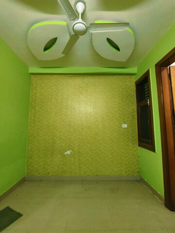 Room in 2 BHK Apartment at Dwarka Mor – for Rent
