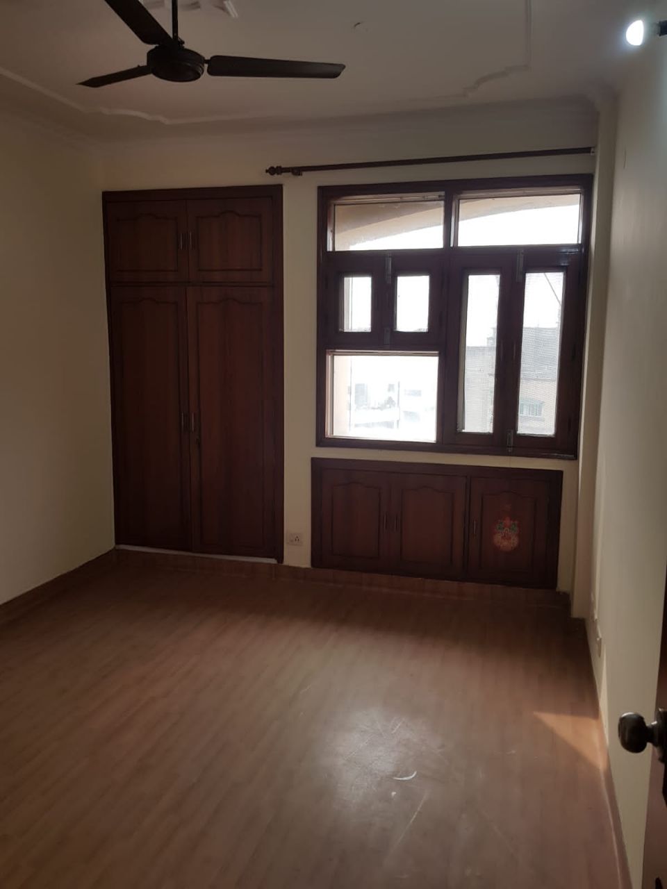 Rental 3 Bedroom 1700 Sq.Ft. Apartment in DDA Sanskriti Apartment ...