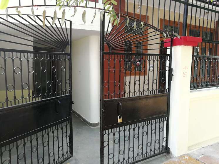 2 Bedroom 120 Sq.Mt. Villa in Noida Ext Sector 3 Greater Noida
