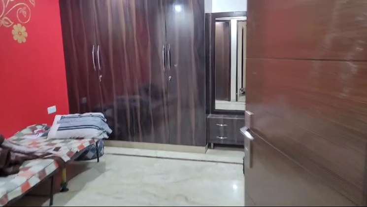 3 Bedroom 150 Sq.Yd. Builder Floor in Laxmi Nagar Delhi