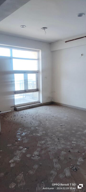 Room in 3 BHK Apartment at Green Power Society, Sector 75 – for Sale