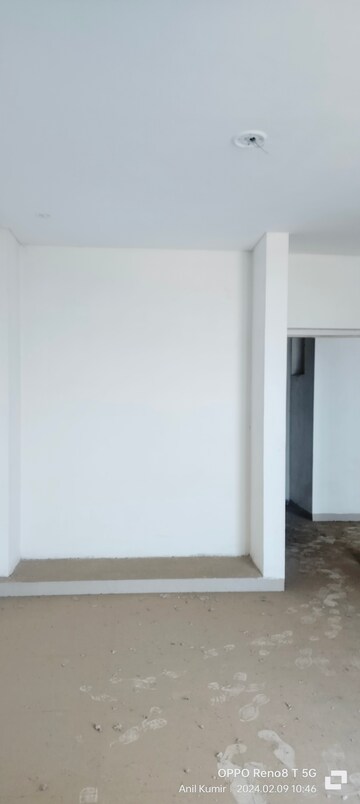 Room in 3 BHK Apartment at Green Power Society, Sector 75 – for Sale
