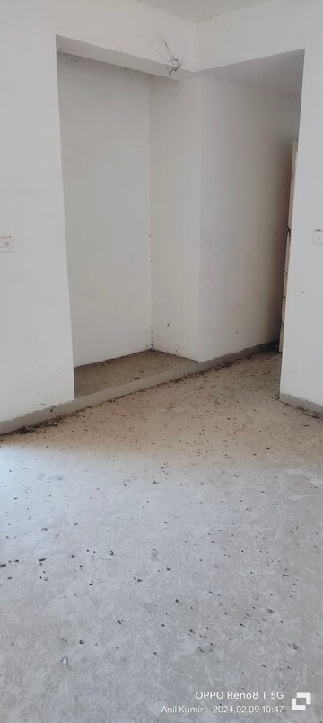 Room in 3 BHK Apartment at Green Power Society, Sector 75 – for Sale