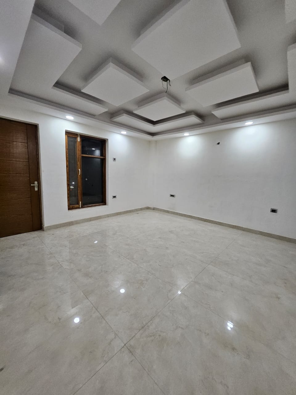 Rental 4 Bedroom 2400 Sq.Ft. Builder Floor in Richlook Elegant Floors, Green Fields Colony