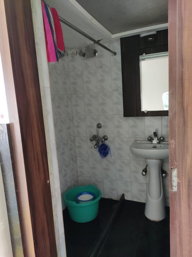 Bathroom, kanakia-spaces-challenger 2 Bedroom 960 Sq.Ft. Apartment In Kandivali East Mumbai 6467193