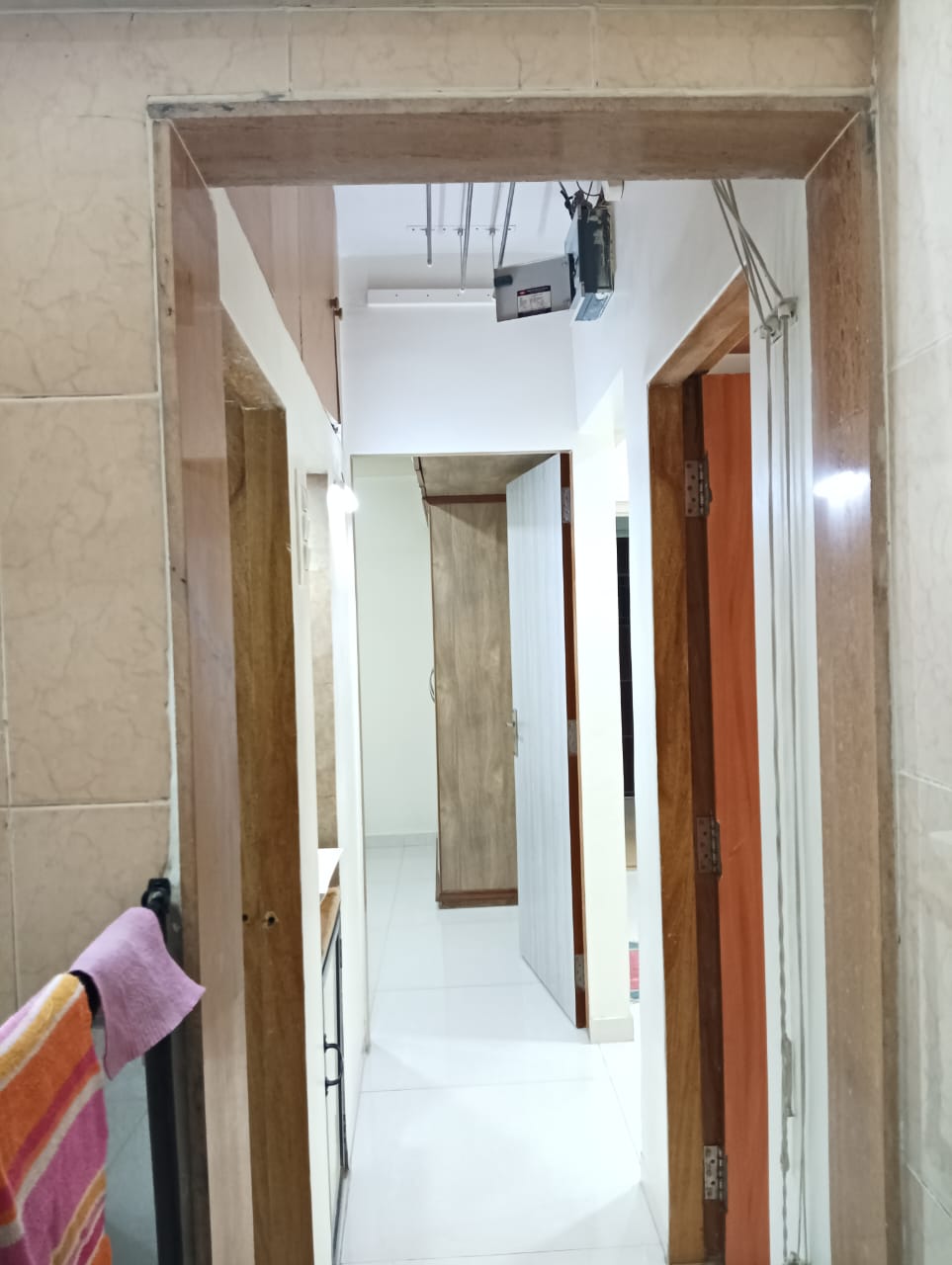 Rental 2 Bedroom 600 Sq.Ft. Apartment in Sai Baba Complex Goregaon