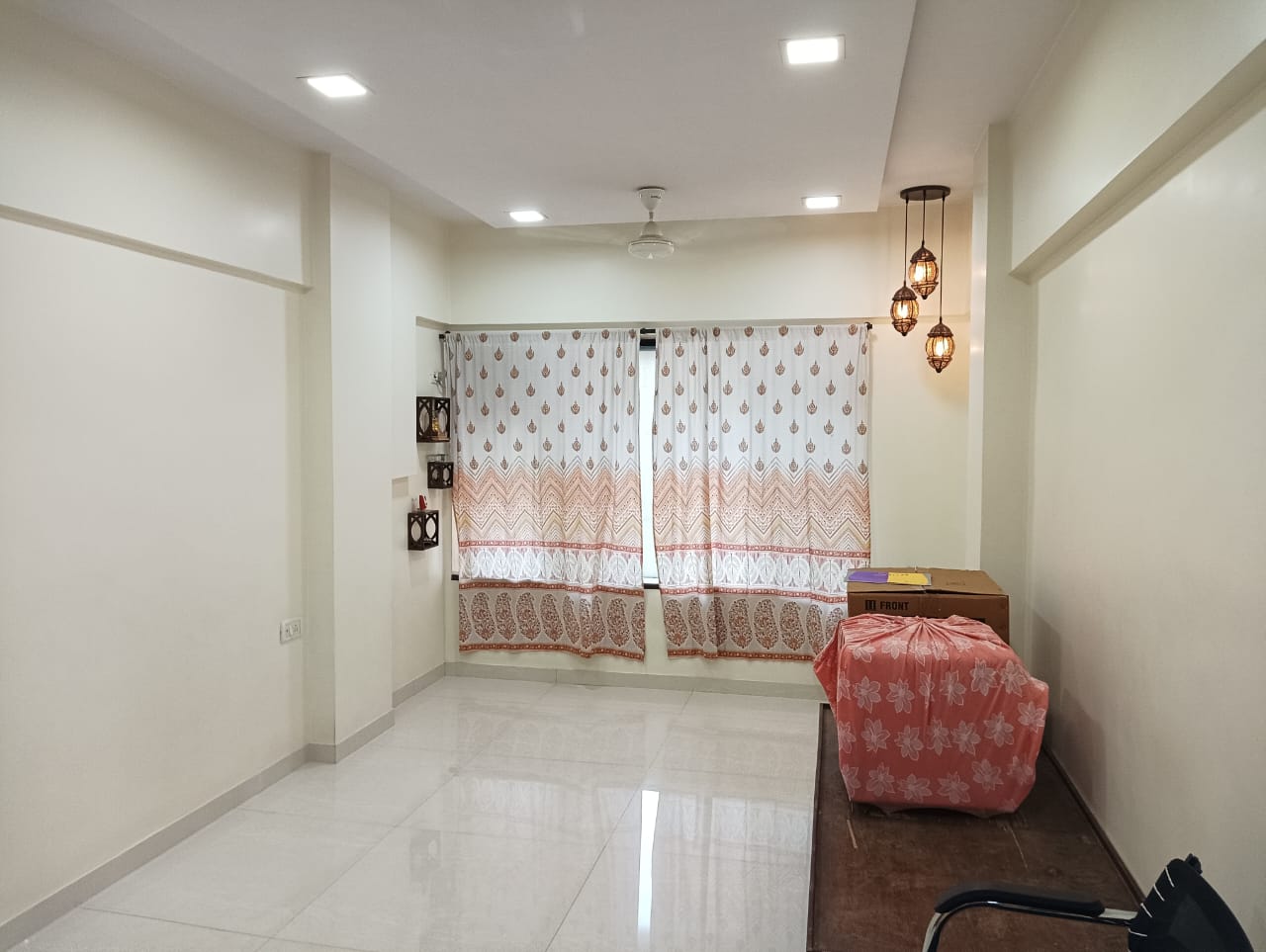 Rental 2 Bedroom 600 Sq.Ft. Apartment in Sai Baba Complex Goregaon