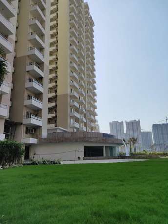 2 BHK Apartment For Resale in Emenox La Solara Noida Ext Sector 16 Greater Noida 6472444