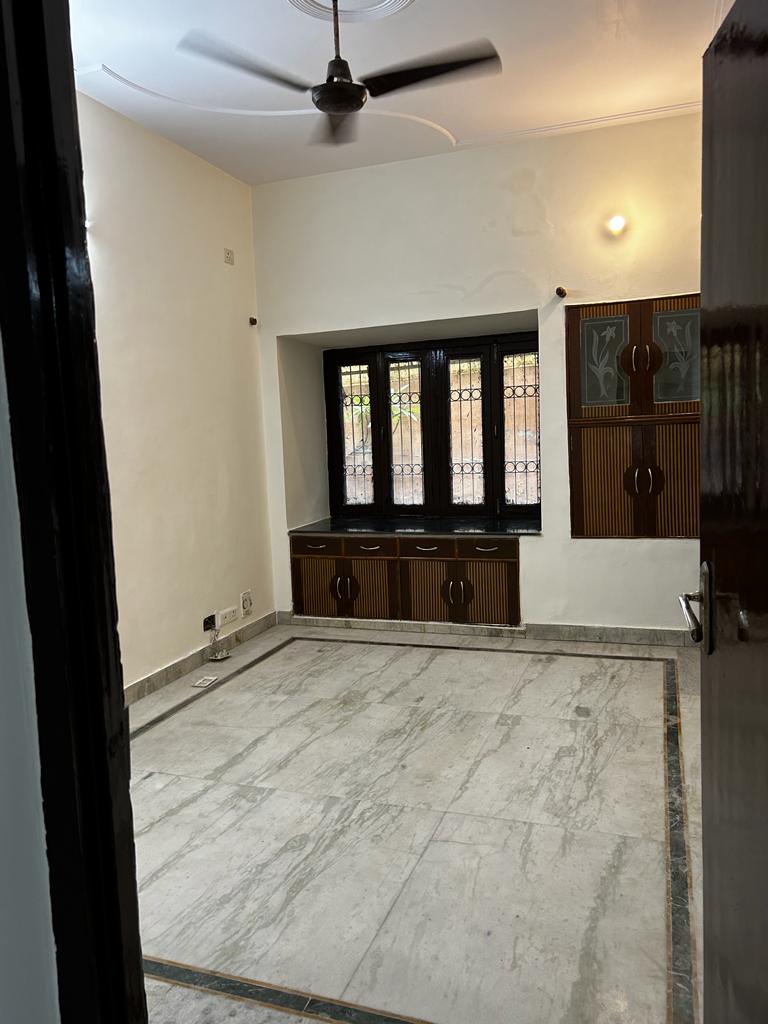 Resale 3 Bedroom 1450 Sq.Ft. Apartment in Puja Apartments, Ip Extension