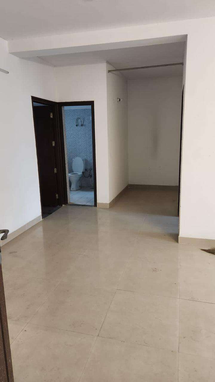 2 BHK Apartment For Rent in Srs Royal Hills Phase 2 Sector 87 Faridabad 6474908