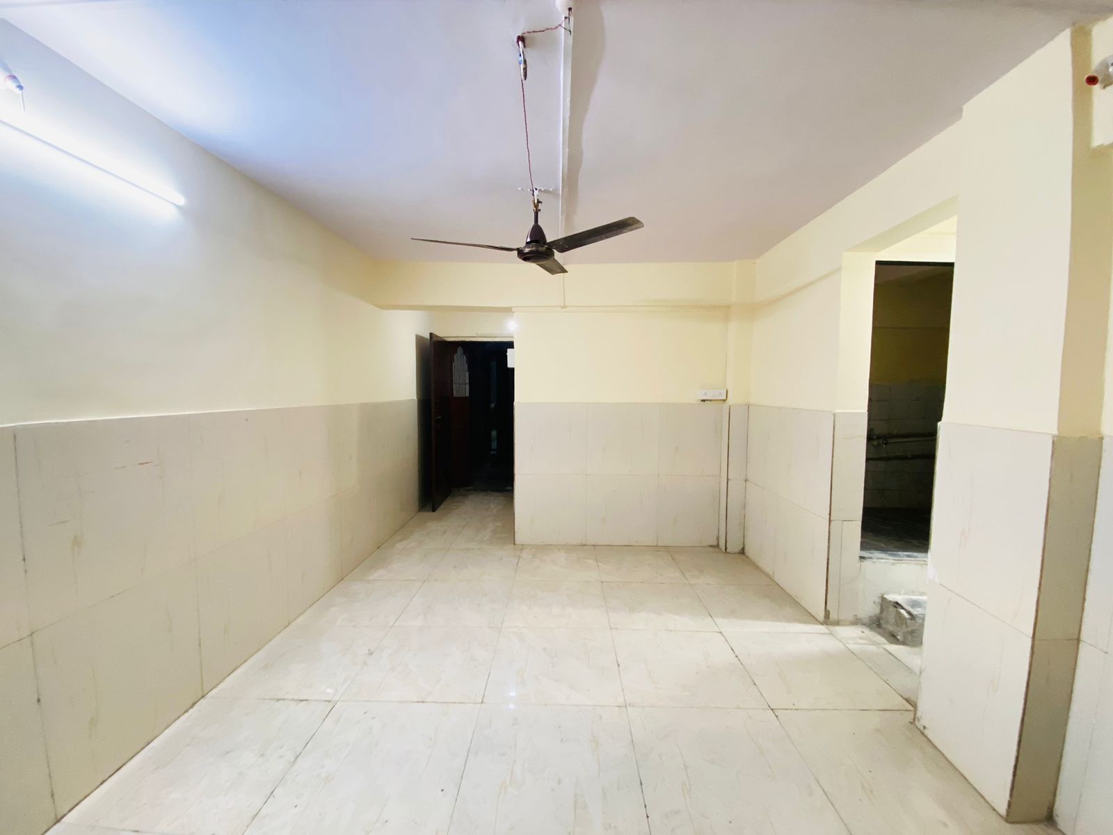 1 RkBuilder Floor For Rent in Anand Soc