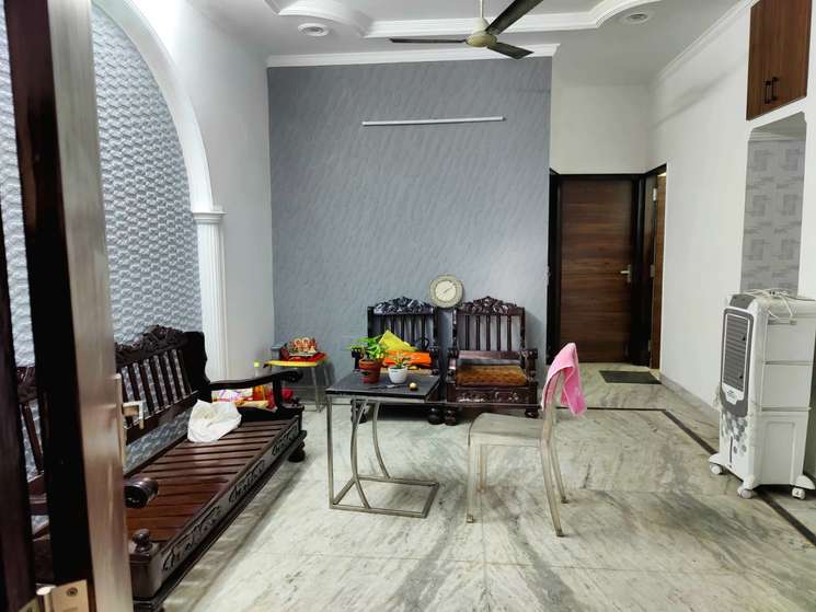 2 Bedroom 90 Sq.Mt. Builder Floor in Rohini Sector 15 Delhi