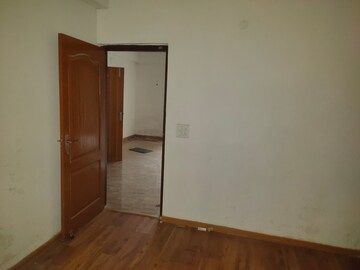 Room in 3 BHK Apartment at Amrapali Leisure Park, Amrapali Leisure Valley – for Sale