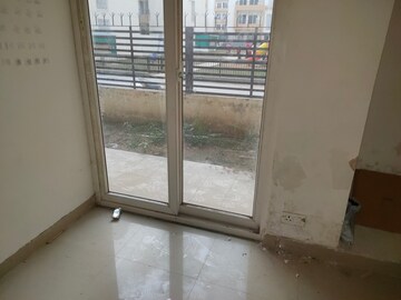 Room in 3 BHK Apartment at Amrapali Leisure Park, Amrapali Leisure Valley – for Sale