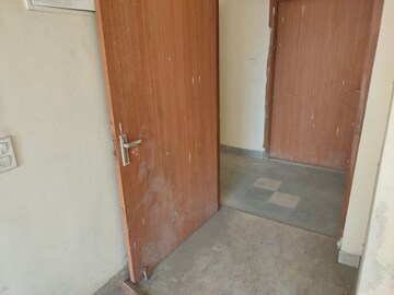 Room in 2 BHK Apartment at Amrapali Leisure Park, Amrapali Leisure Valley – for Sale