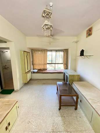 1 BHK Apartment For Rent in Green Meadows Bluilding 2 Chs Ltd Kandivali East Mumbai 6483062