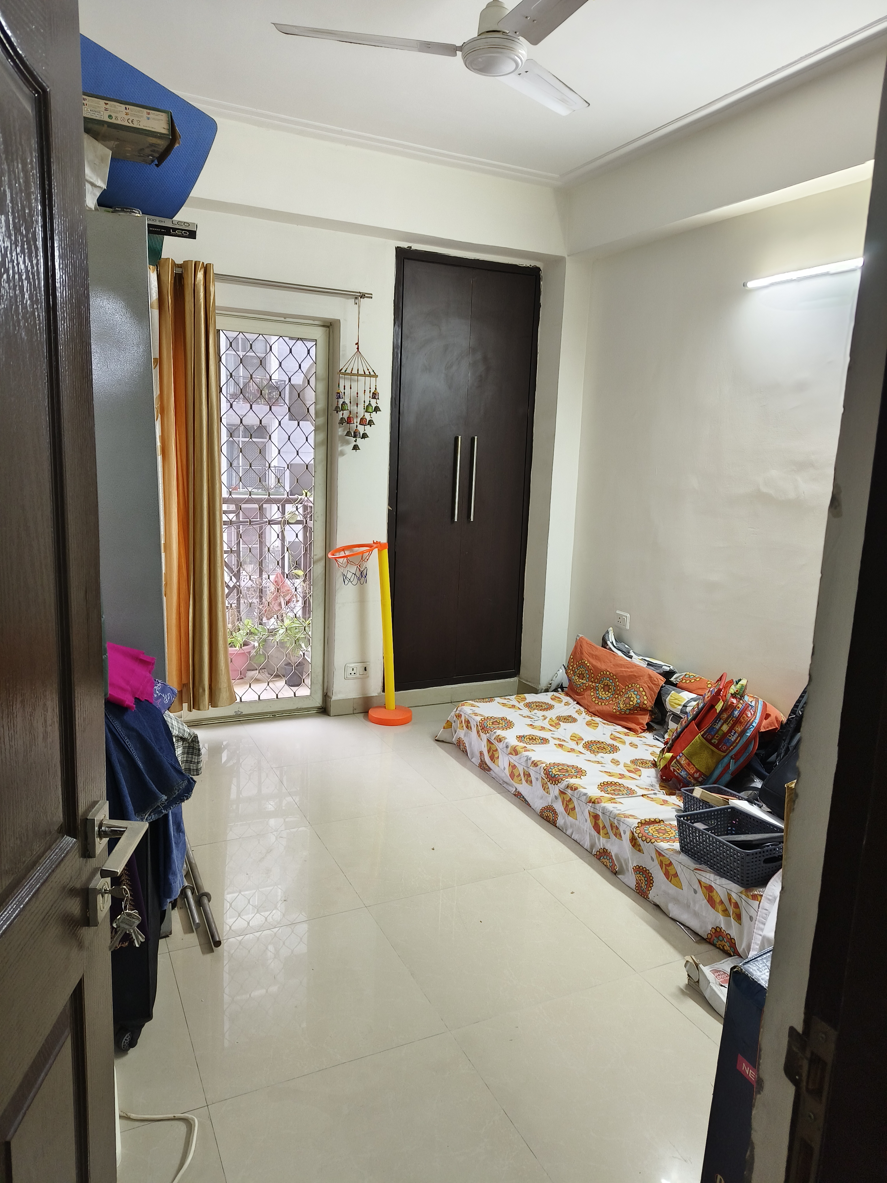 Rental 3 Bedroom 1345 Sq.Ft. Apartment in Antriksh Golf View ii