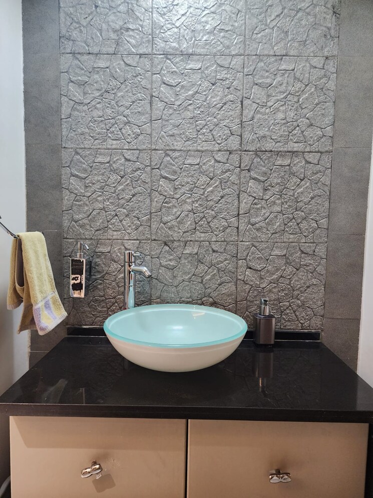 Bathroom, saniya-heritage 3 Bedroom 1700 Sq.Ft. Apartment In Bibwewadi Pune 6485012