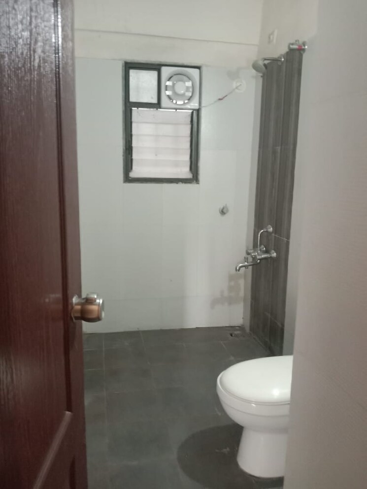 Bathroom, kohinoor-shangrila 3 Bedroom 1400 Sq.Ft. Apartment In Pimpri Pune 6485502