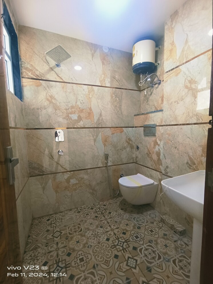 Bathroom, chattarpur 3 Bedroom 1400 Sq.Ft. Builder Floor In Chattarpur Delhi 6485981