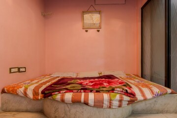 Bedroom in 5 BHK Villa at Sunrise CHS Vashi, Vashi Sector 28 – for Rent