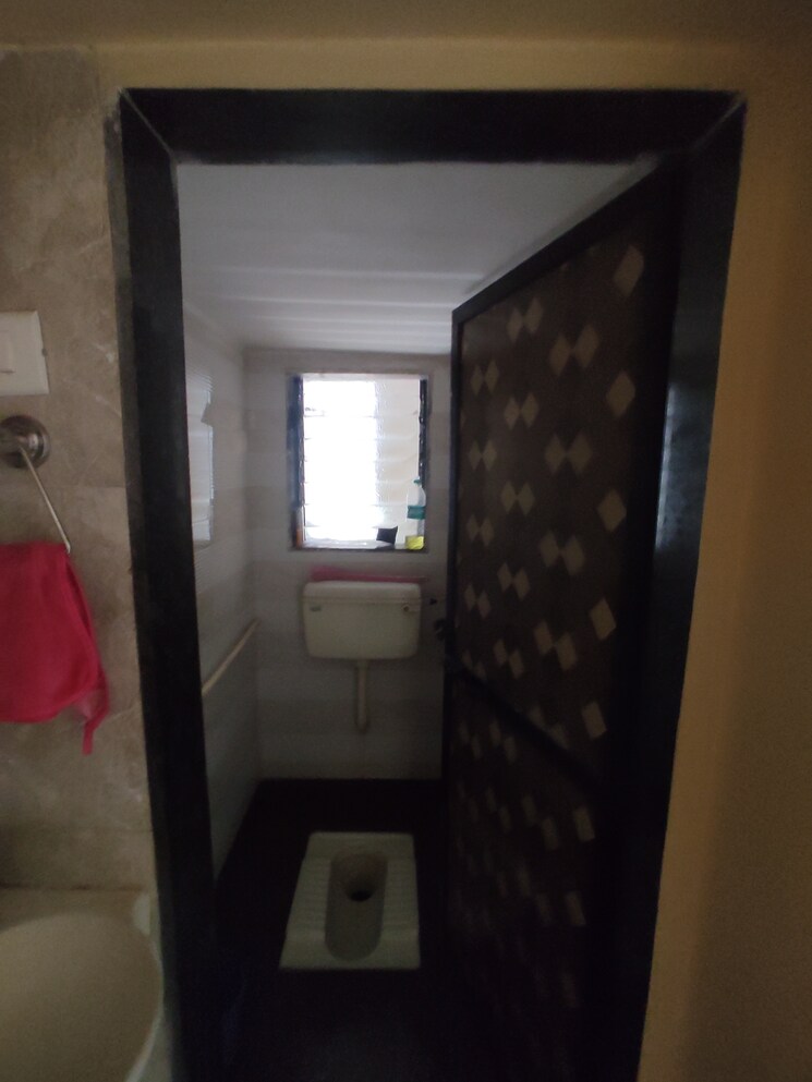 Bathroom, om-ganesh-chs-bhayander-east 1 Bedroom 600 Sq.Ft. Apartment In Bhayandar East Thane 6486309
