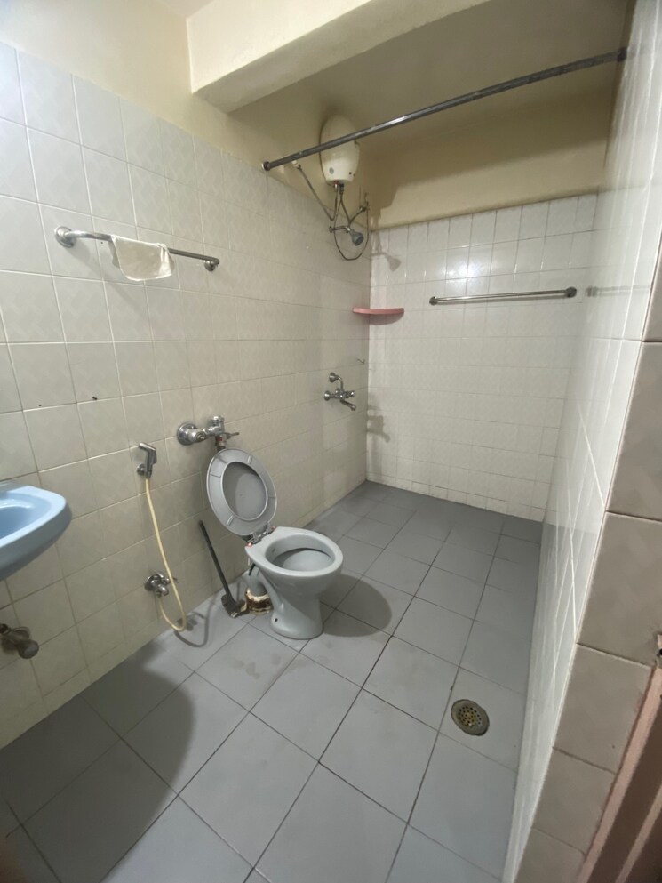 Bathroom, radiant-paradise 1 Bedroom 750 Sq.Ft. Apartment In Wanowrie Pune 6486300