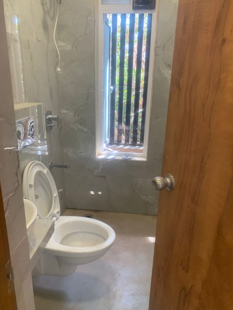 Bathroom, evershine-cosmic 4 Bedroom 1675 Sq.Ft. Apartment In Andheri West Mumbai 6486508