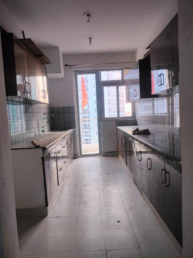 Kitchen, urban-axis-urban-woods 3 Bedroom 1560 Sq.Ft. Apartment In Sushant Golf City Lucknow 6486781