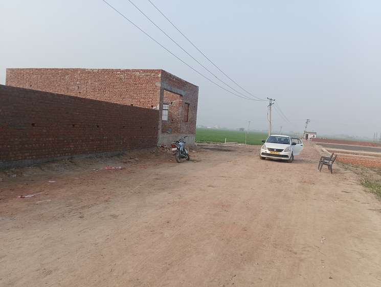 Rajwada Farms Ke Piche Bhopani Faridabad Mai Kishton Mai Plots.