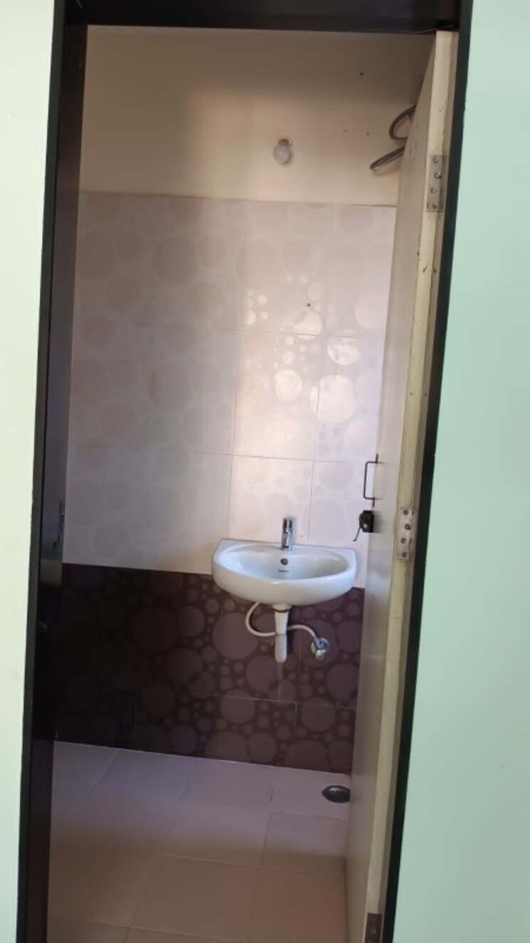 Bathroom, tulshibaugwale-colony 3 Bedroom 1200 Sq.Ft. Apartment In Sahakar Nagar Pune 6487967
