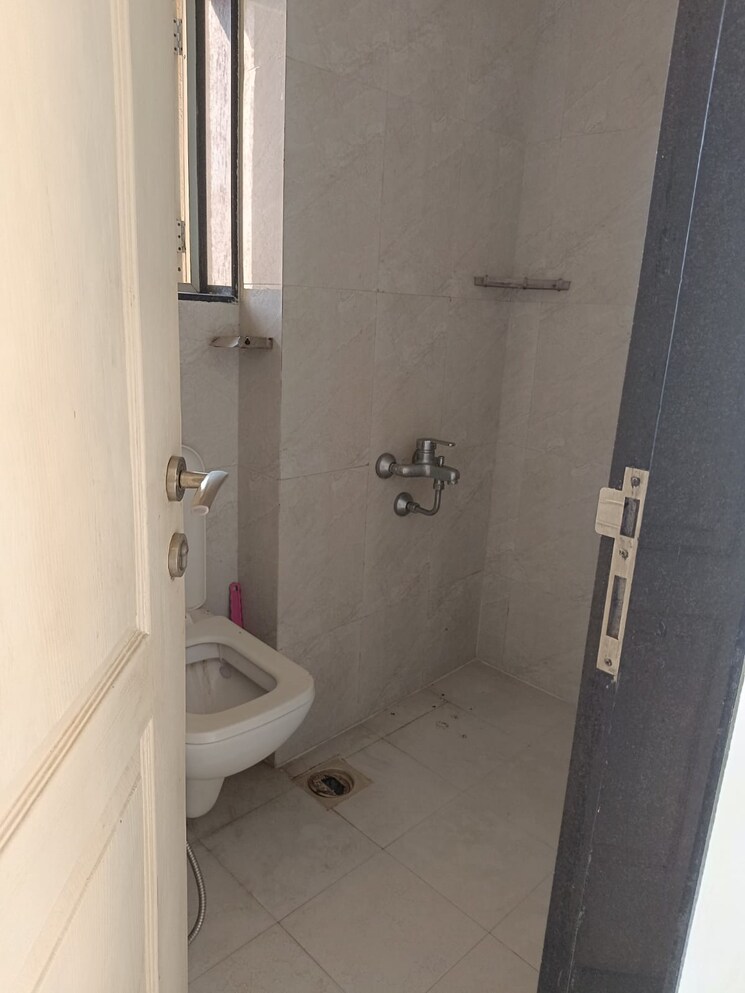 Bathroom, puranik-city 1 Bedroom 460 Sq.Ft. Apartment In Kasarvadavali Thane 6487925