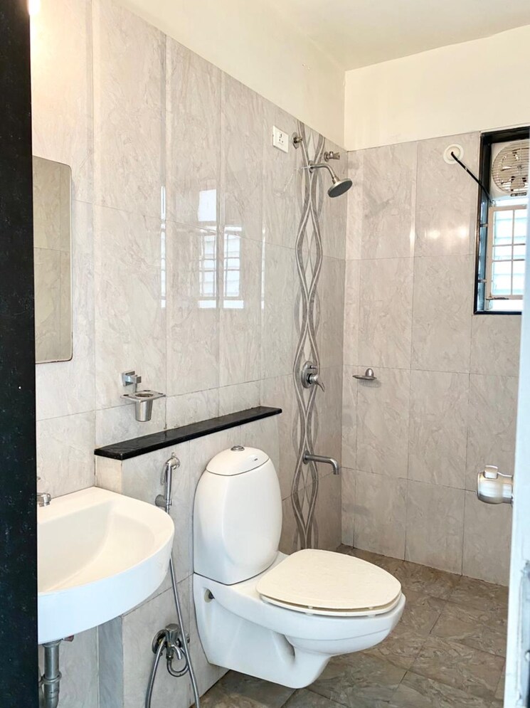Bathroom, dsk-gandhakosh 1 Bedroom 696 Sq.Ft. Apartment In Baner Pune 6488327