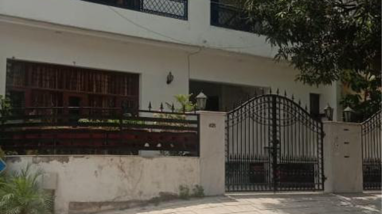 4 Bedroom 1000 Sq.Yd. Villa in Sector 11 Chandigarh