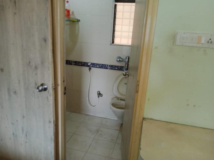 Bathroom, runwal-plaza 1 Bedroom 950 Sq.Ft. Apartment In Vartak Nagar Thane 6491302