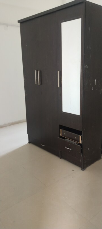 Room in 3.5 BHK Apartment at Vatika Lifestyle Homes, Sector 83 – for Sale