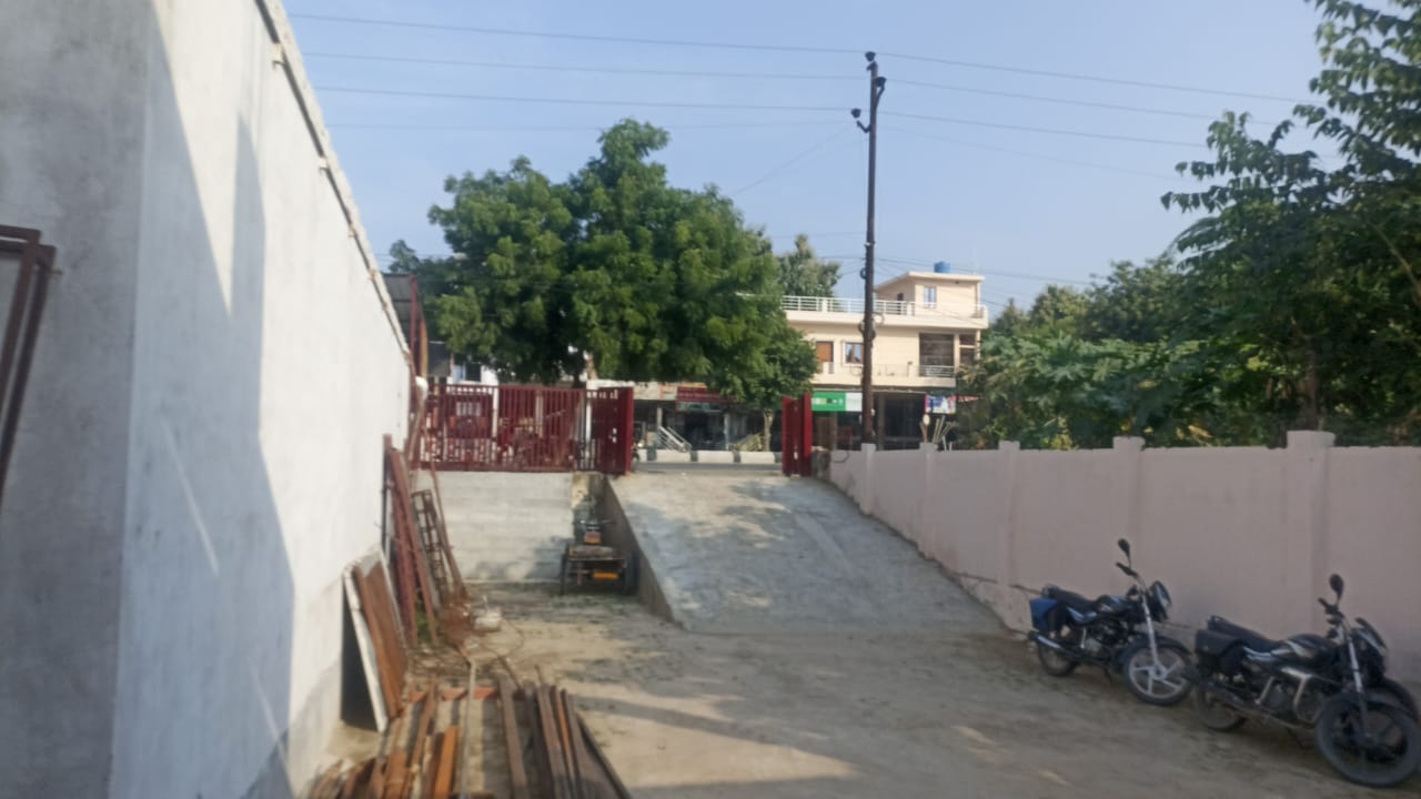 Rental Commercial Shop 1000 Sq.Ft. in Kursi Road Lucknow 6495639