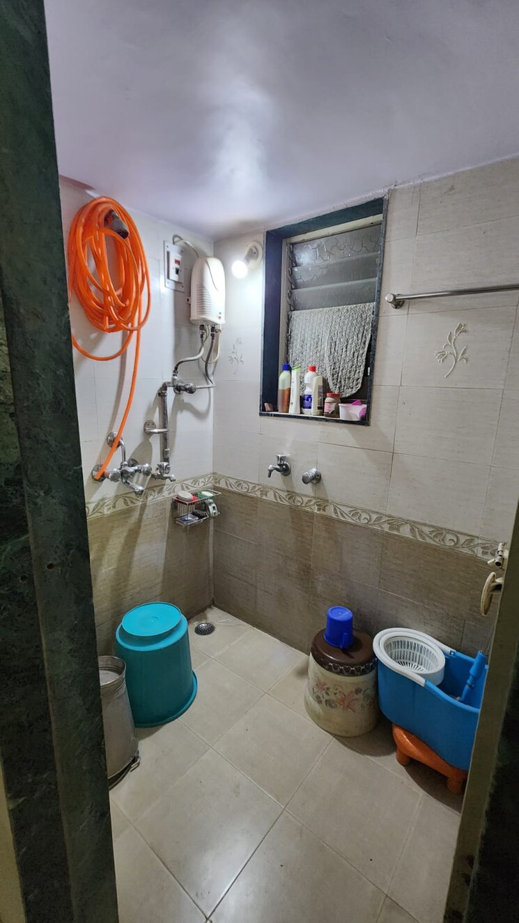 Bathroom, sudhanshu-chambers 2 Bedroom 1000 Sq.Ft. Apartment In Kalyan West Thane 6497456