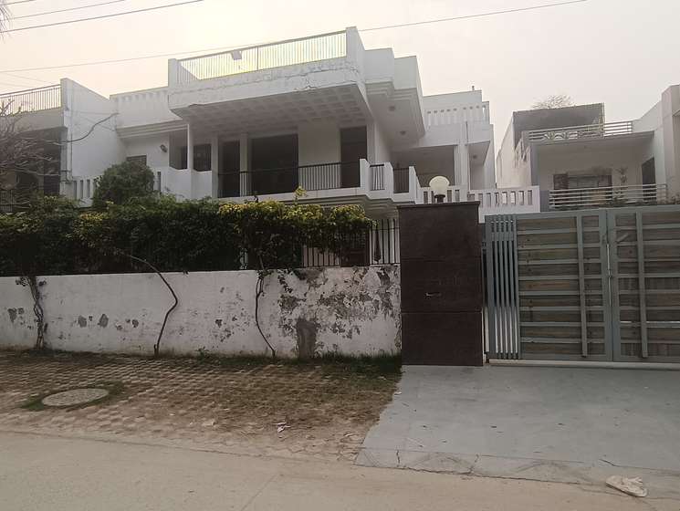 4 Bedroom 500 Sq.Yd. Independent House in Sector 14 Faridabad