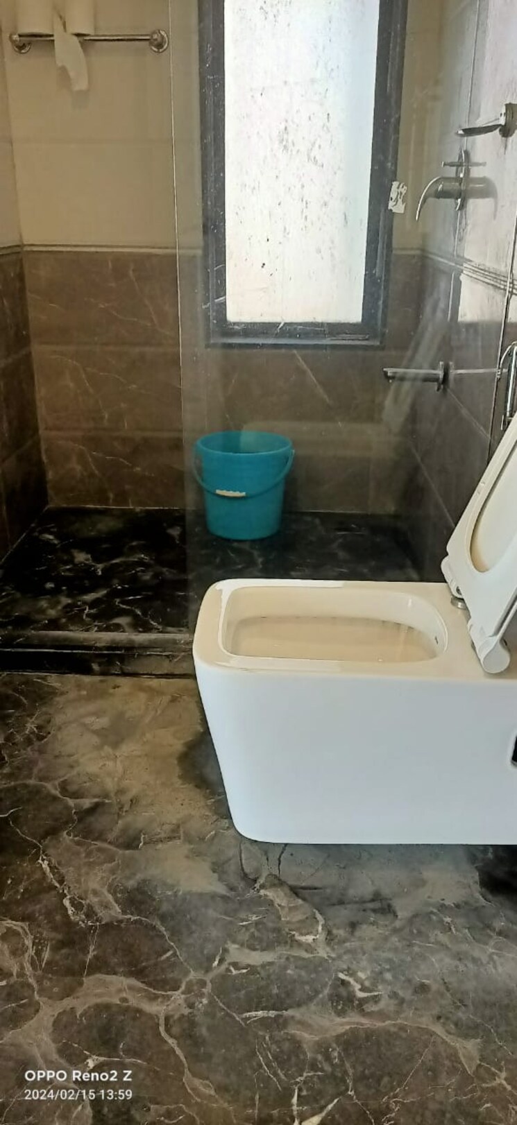 Bathroom, dlh-sorrento 4 Bedroom 3700 Sq.Ft. Apartment In Veera Desai Road Mumbai 6498236