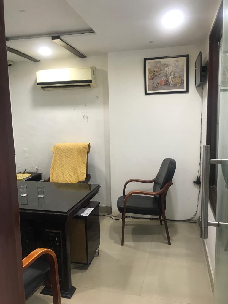 Rental Commercial Office Space 750 Sq.Ft. in Khandari Agra 6501834