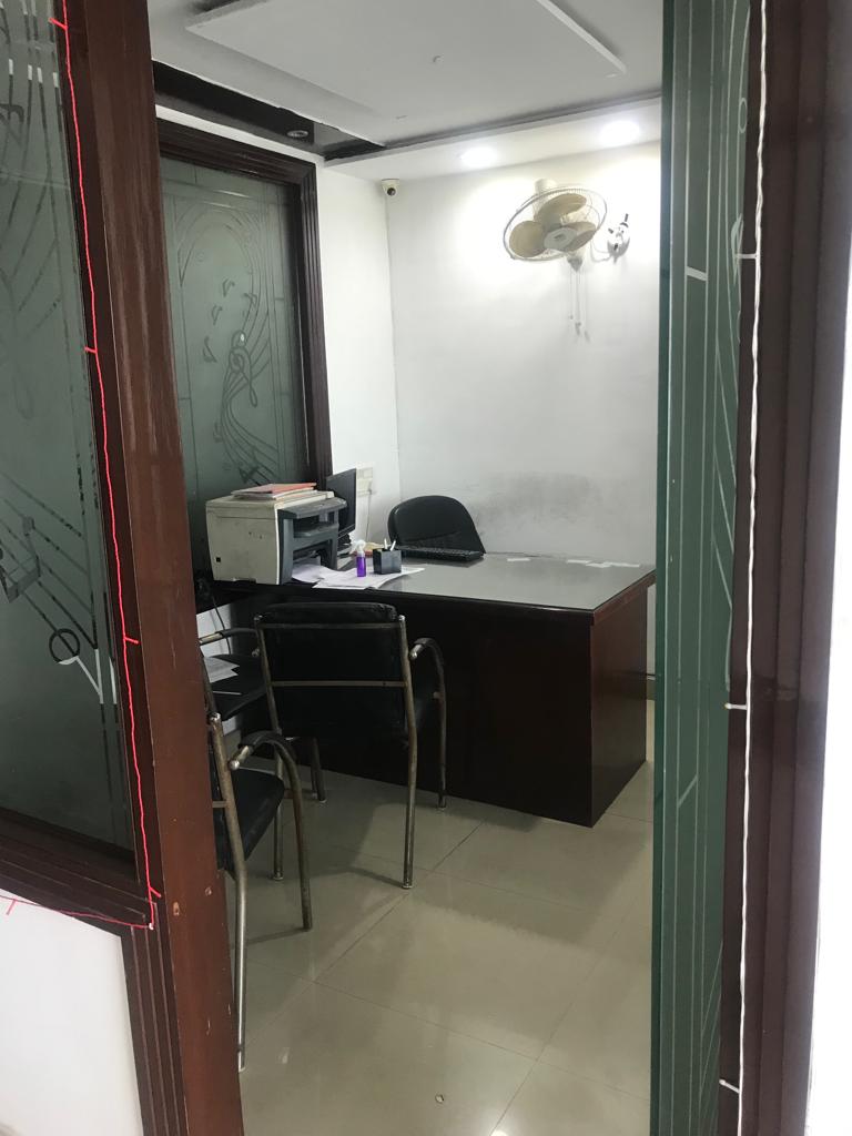 Rental Commercial Office Space 750 Sq.Ft. in Khandari Agra 6501834